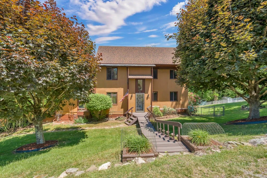Image number 2 for the current listing