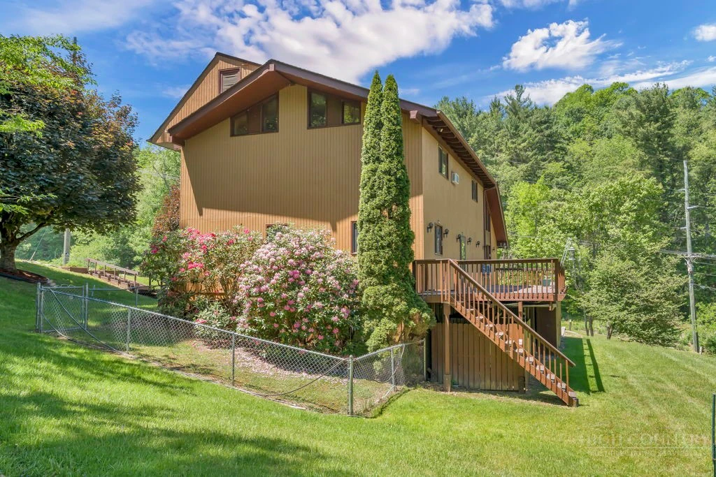 Image number 3 for the current listing