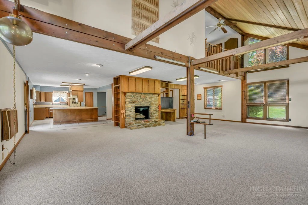 Image number 10 for the current listing