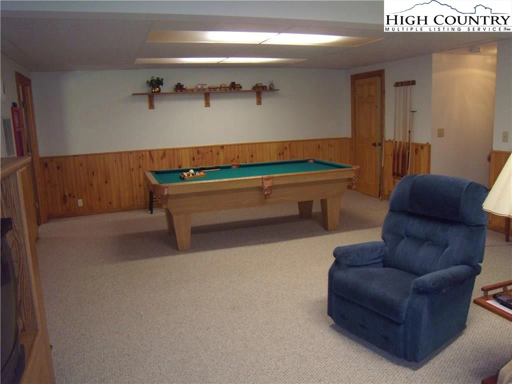 Image number 5 for the current listing