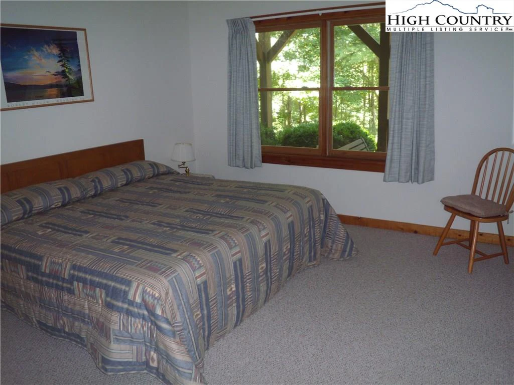 Image number 7 for the current listing