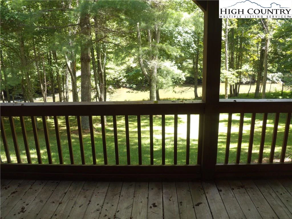 Image number 9 for the current listing