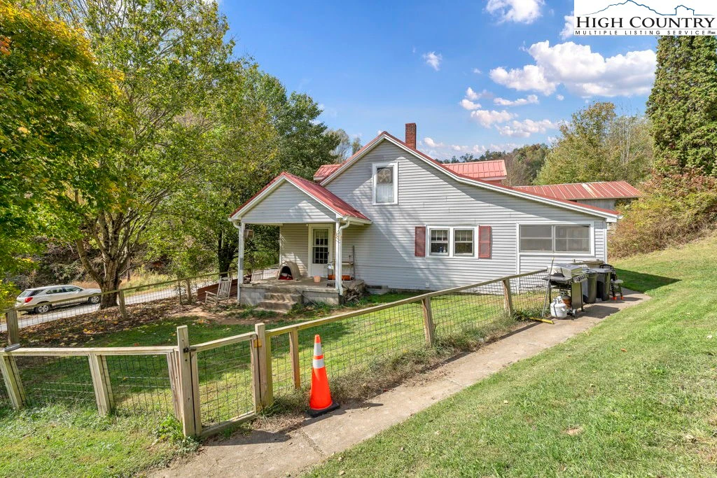 Image number 1 for the current listing