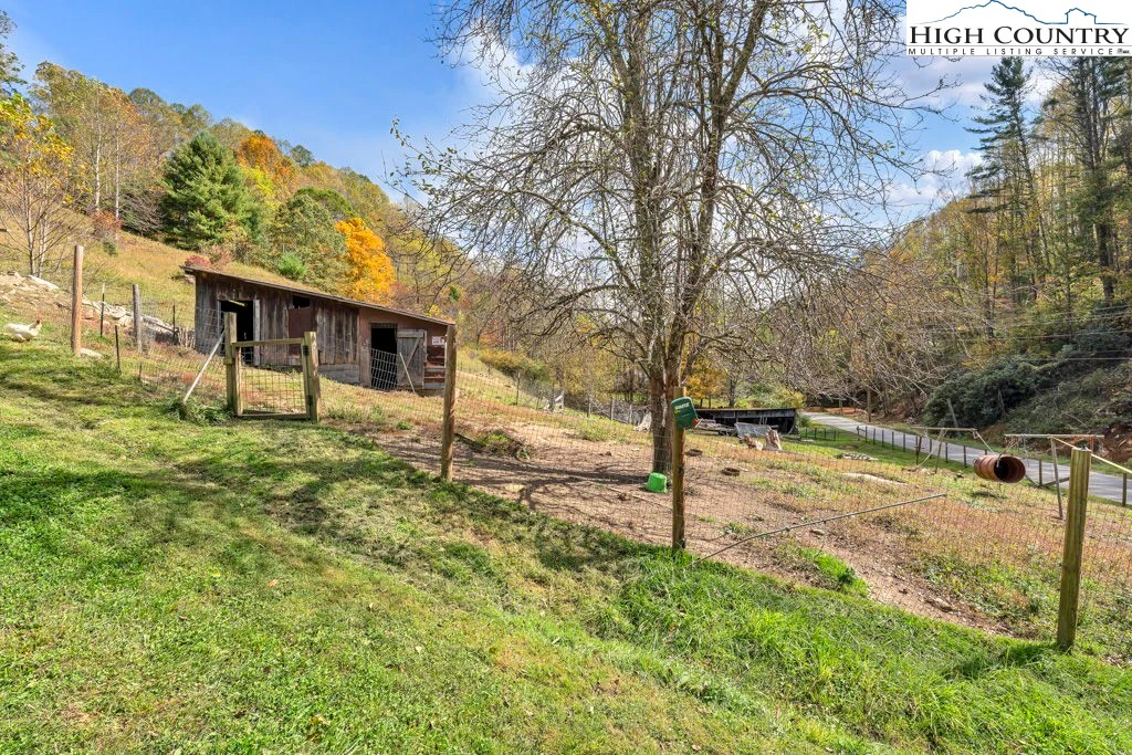 Image number 9 for the current listing
