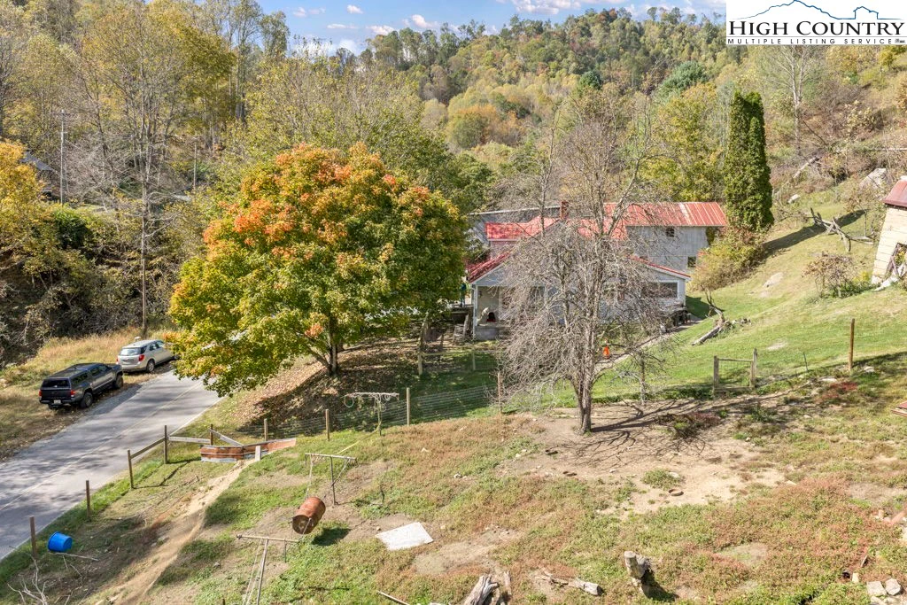 Image number 14 for the current listing