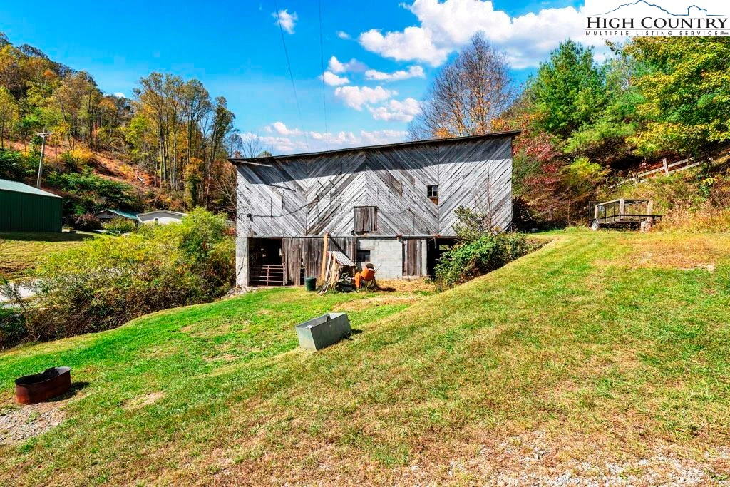Image number 13 for the current listing