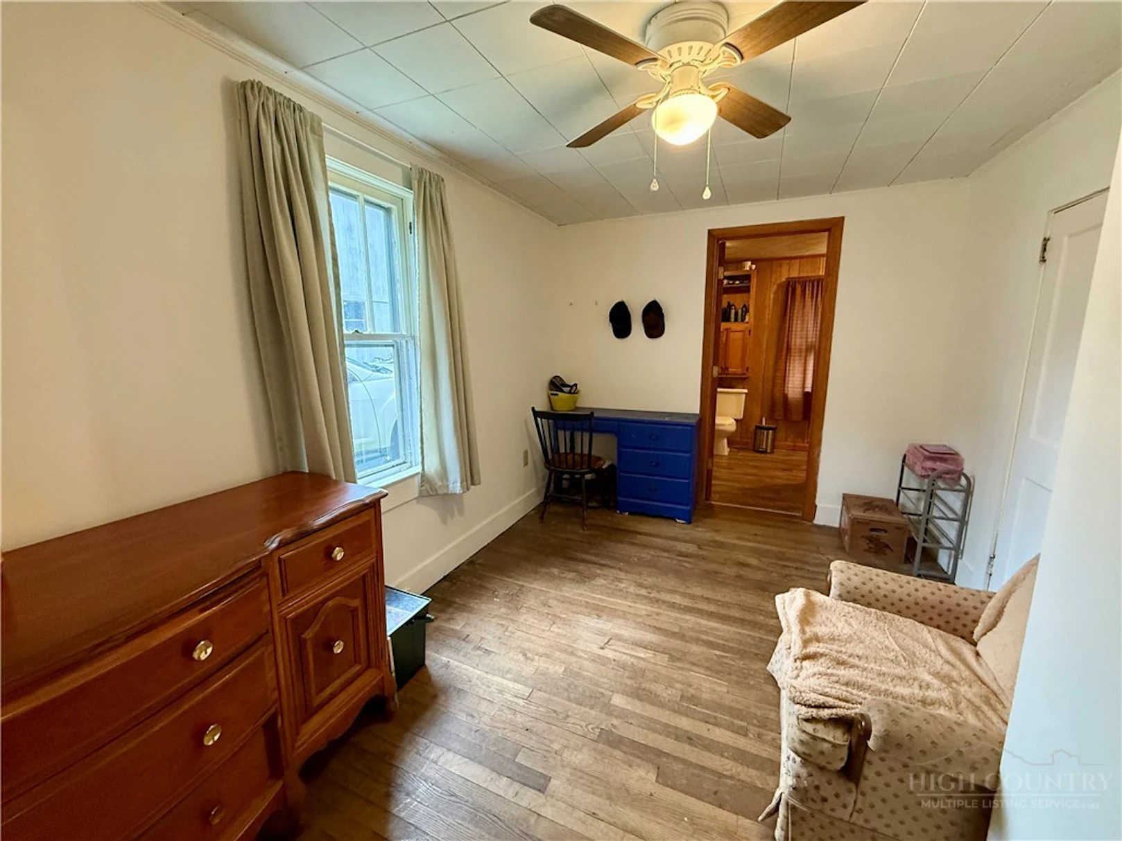 Image number 12 for the current listing