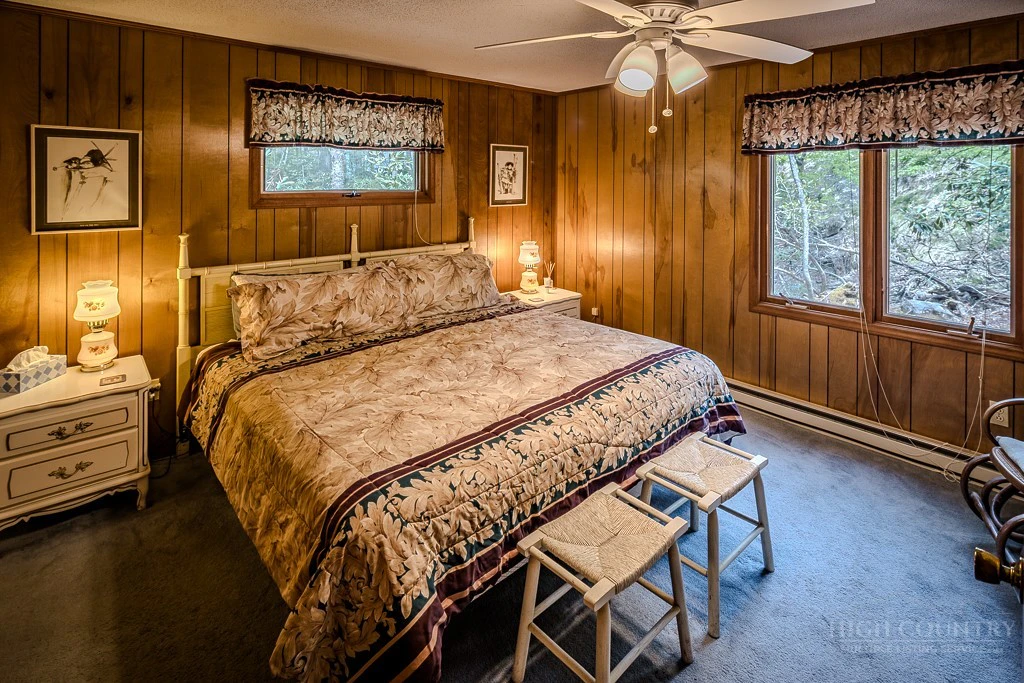 Image number 4 for the current listing