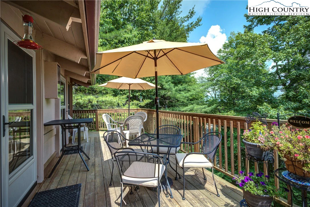 Image number 1 for the current listing