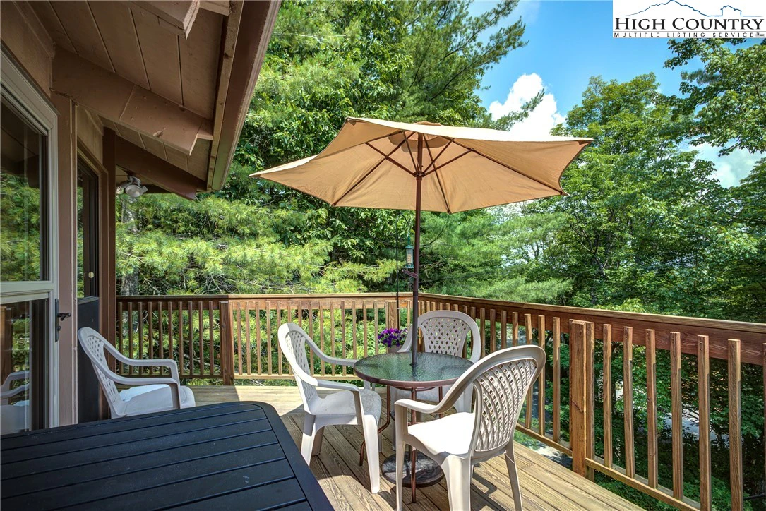 Image number 15 for the current listing