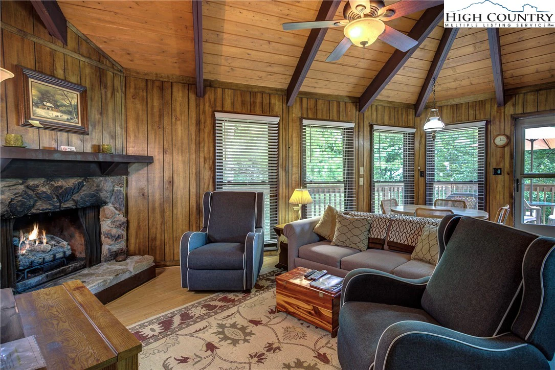 Image number 10 for the current listing