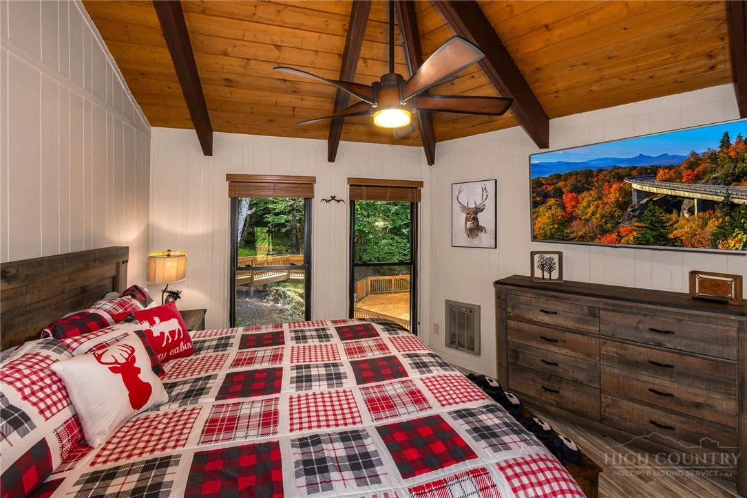 Image number 10 for the current listing