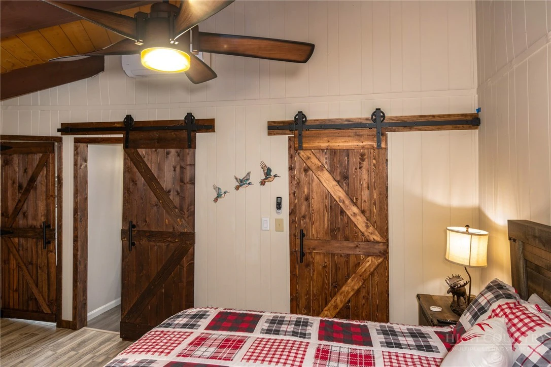 Image number 11 for the current listing