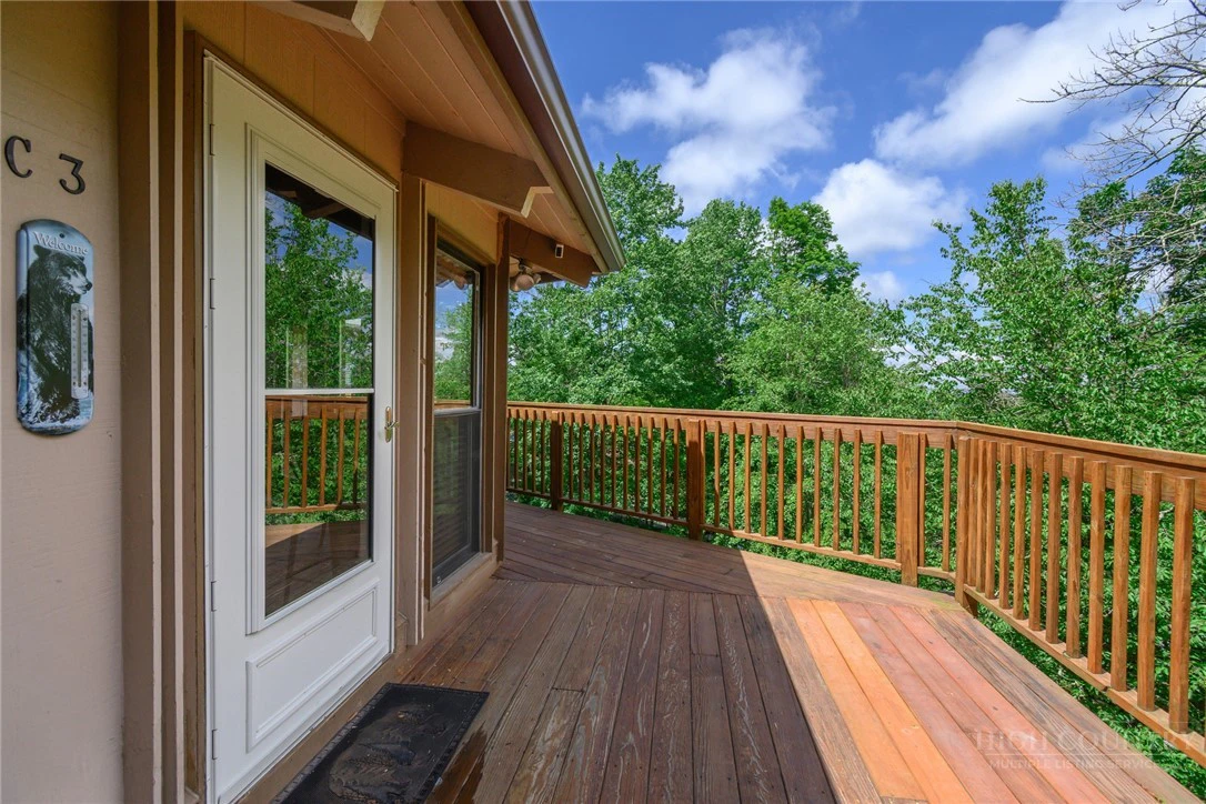 Image number 15 for the current listing