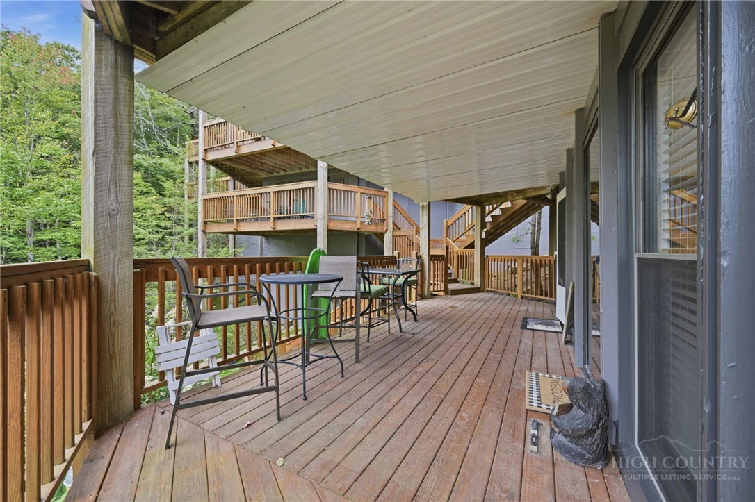 Image number 23 for the current listing