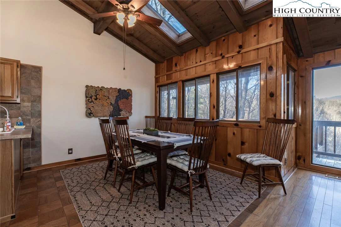 Image number 20 for the current listing