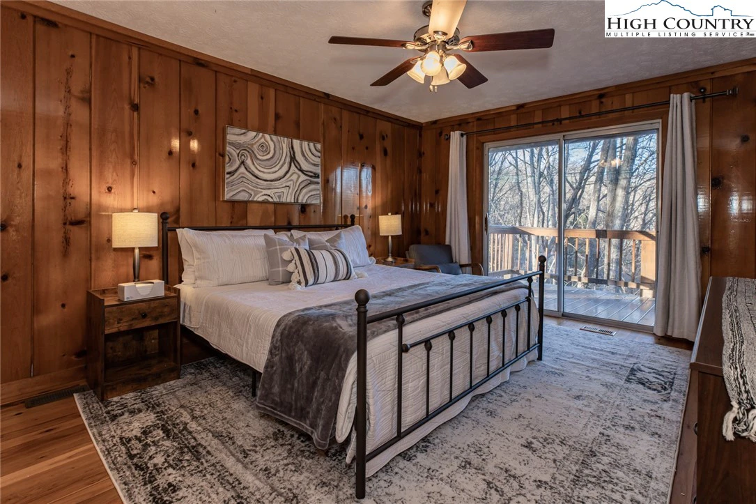 Image number 14 for the current listing
