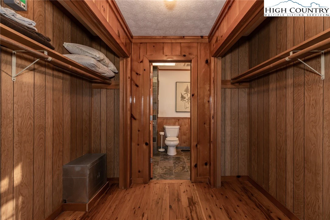 Image number 12 for the current listing