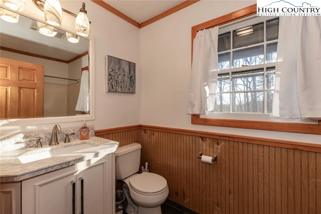 Image number 10 for the current listing