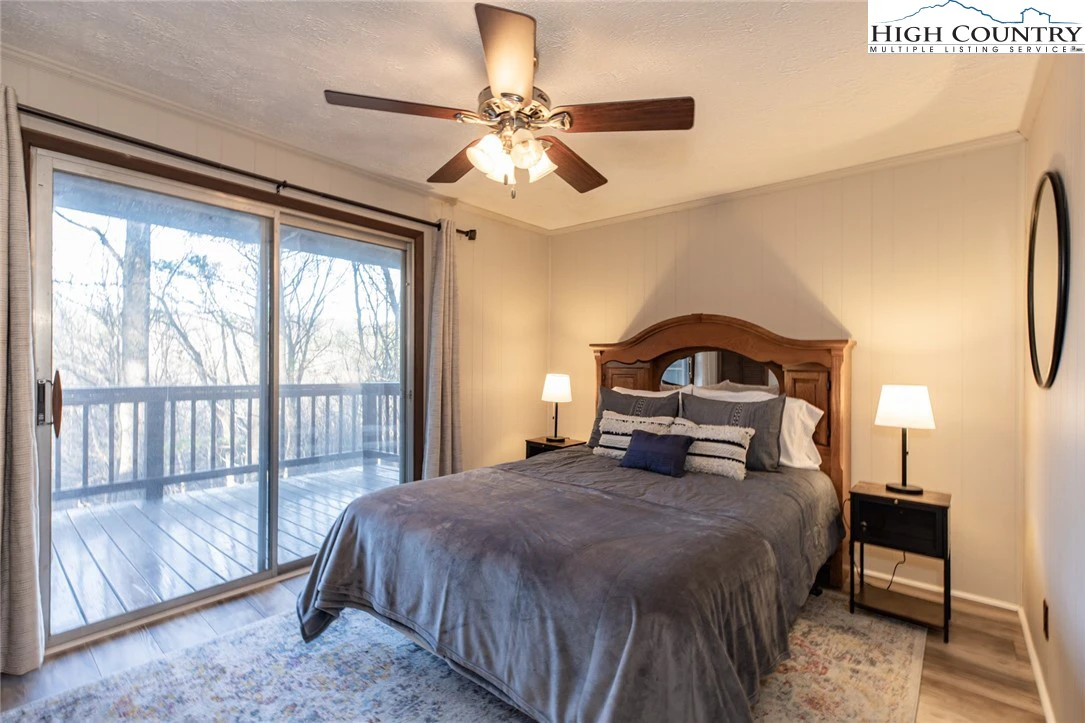 Image number 7 for the current listing
