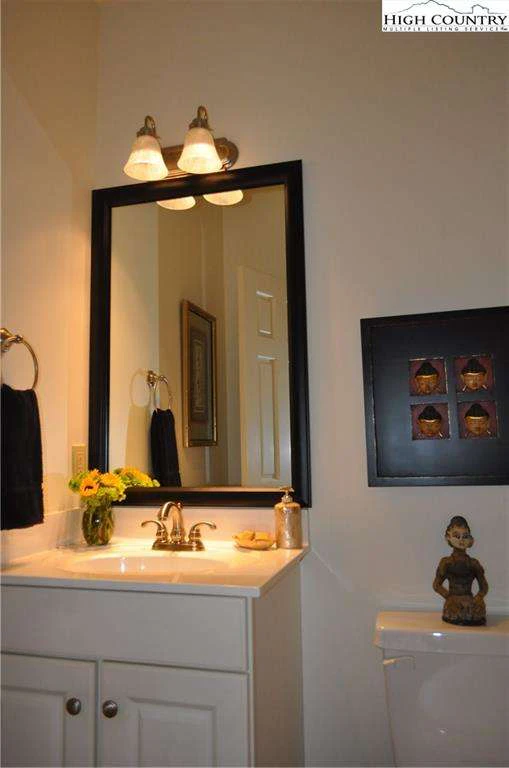 Image number 10 for the current listing