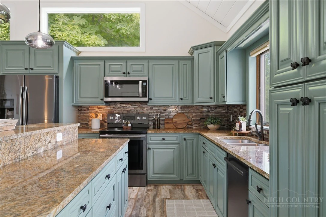Image number 6 for the current listing
