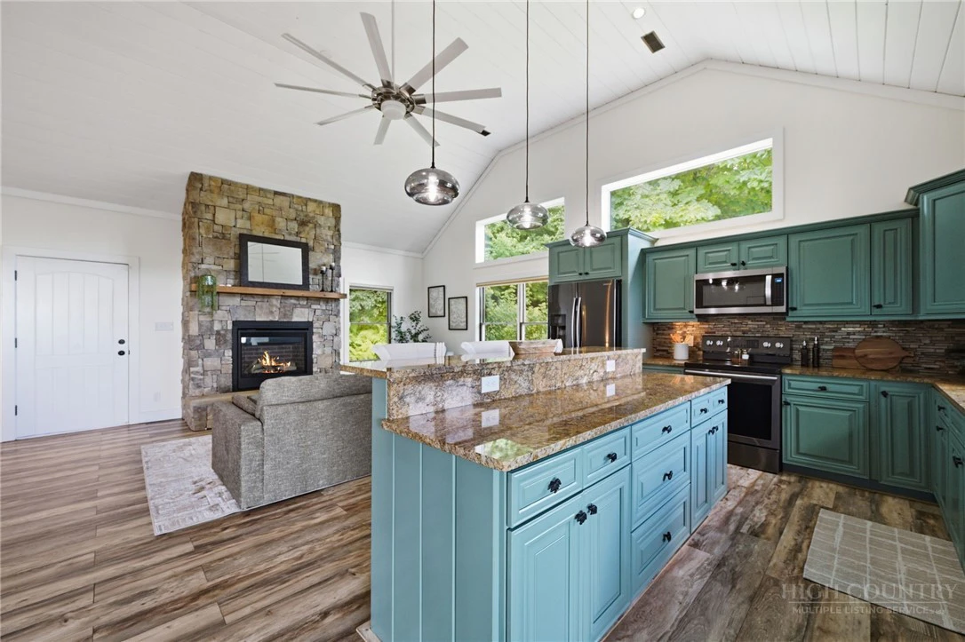Image number 7 for the current listing