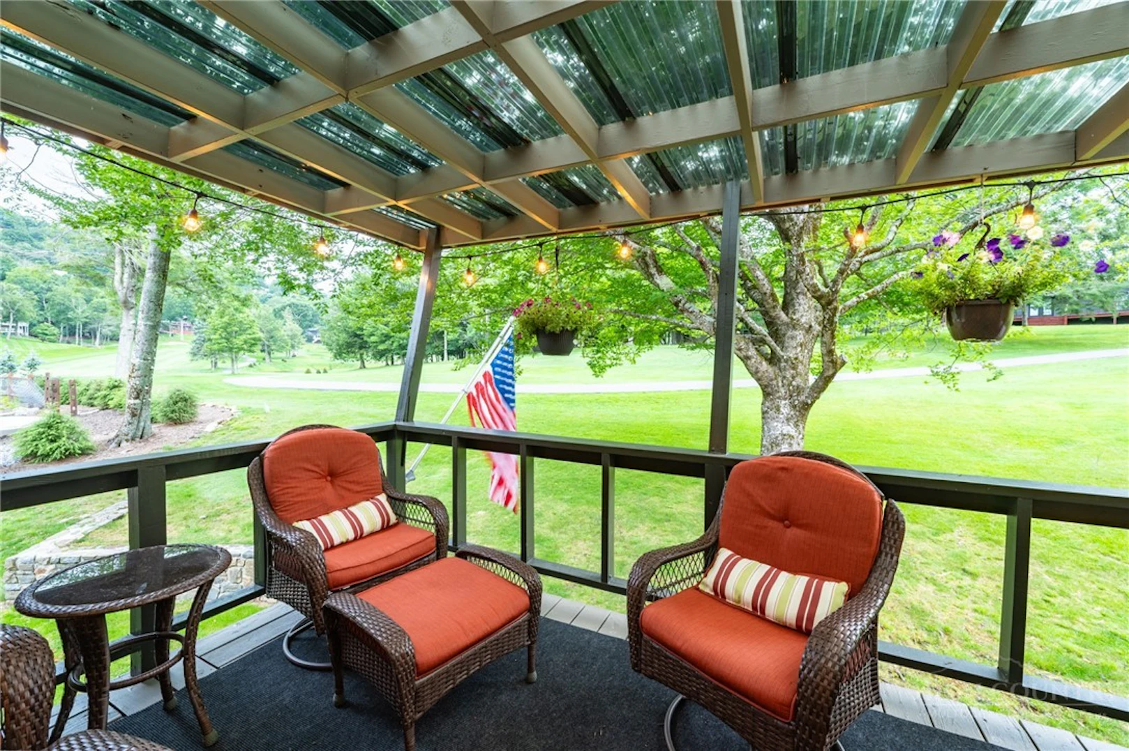 Image number 4 for the current listing
