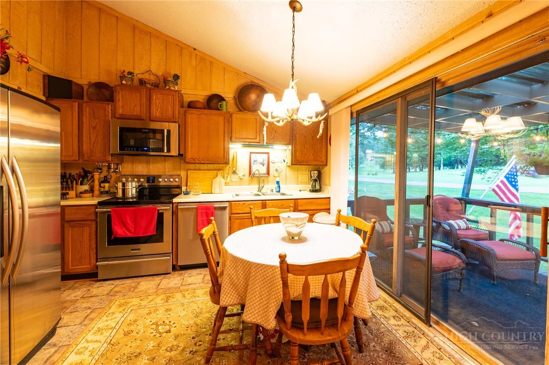 Image number 12 for the current listing