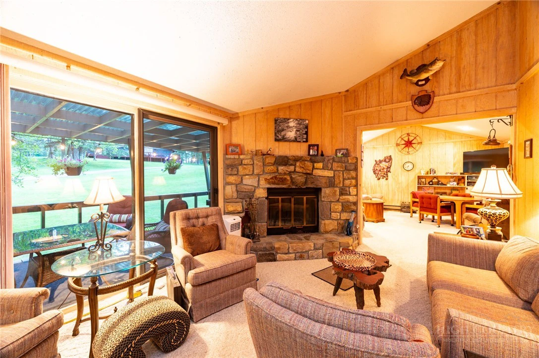Image number 15 for the current listing