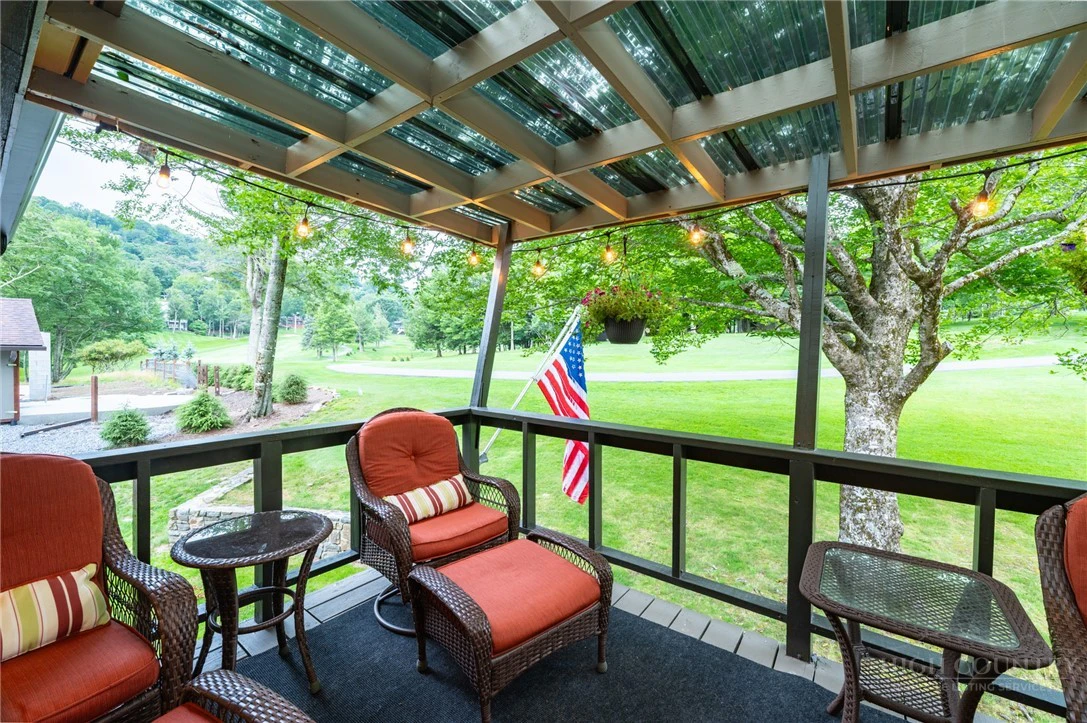 Image number 18 for the current listing