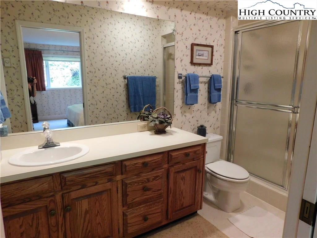 Image number 5 for the current listing