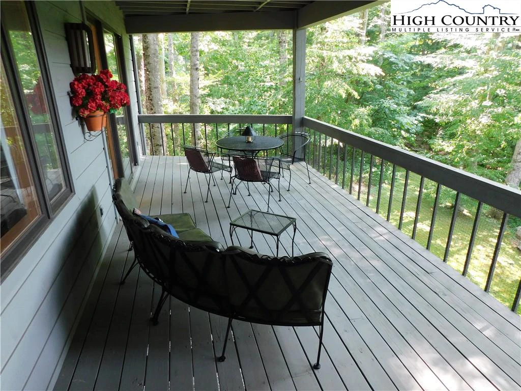 Image number 10 for the current listing