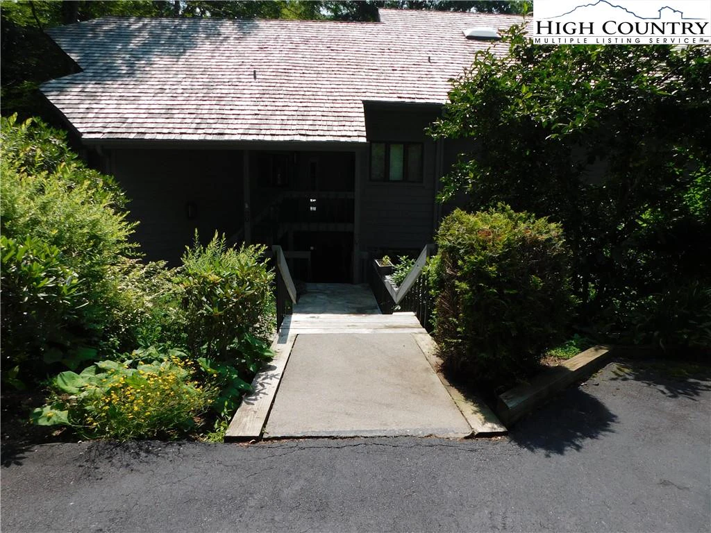 Image number 12 for the current listing