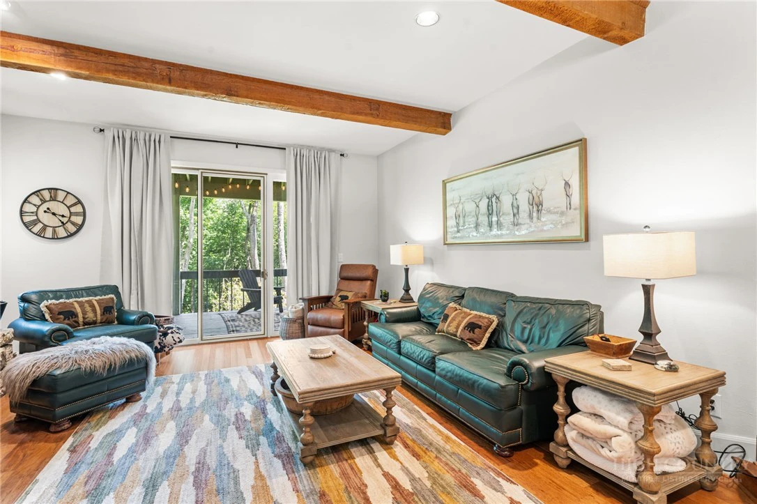 Image number 4 for the current listing