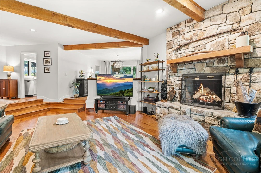 Image number 7 for the current listing