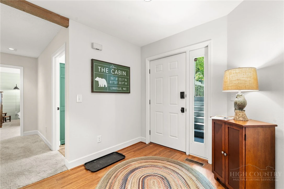 Image number 20 for the current listing