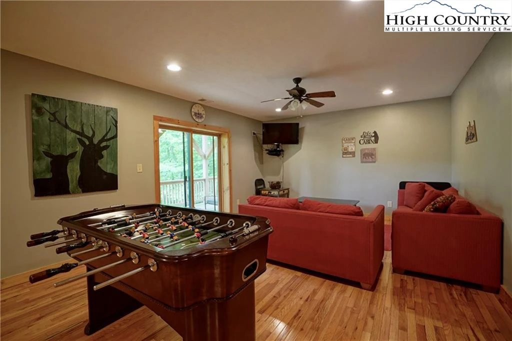 Image number 5 for the current listing