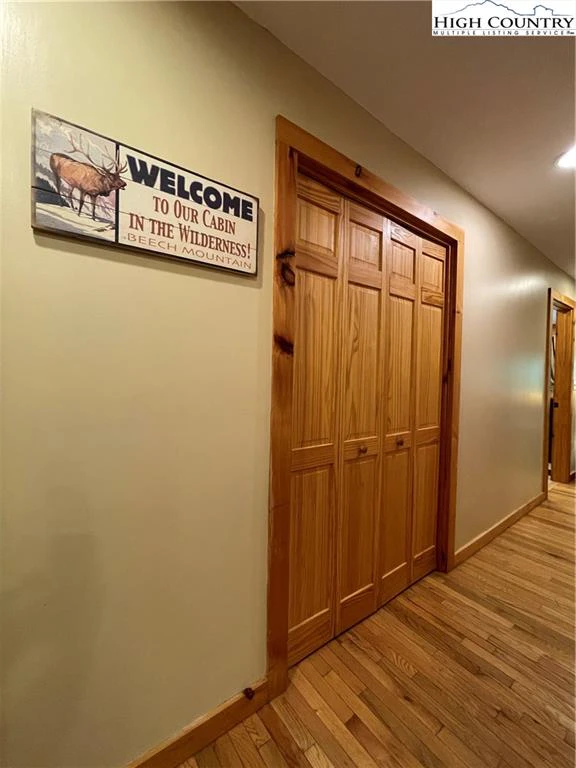 Image number 7 for the current listing