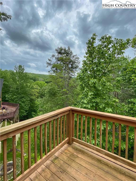 Image number 11 for the current listing