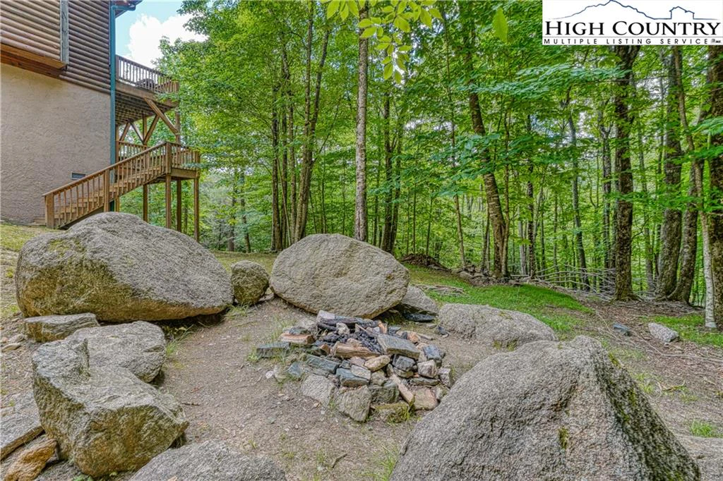 Image number 19 for the current listing