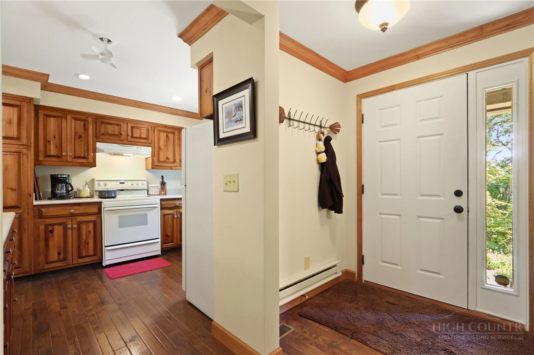 Image number 6 for the current listing