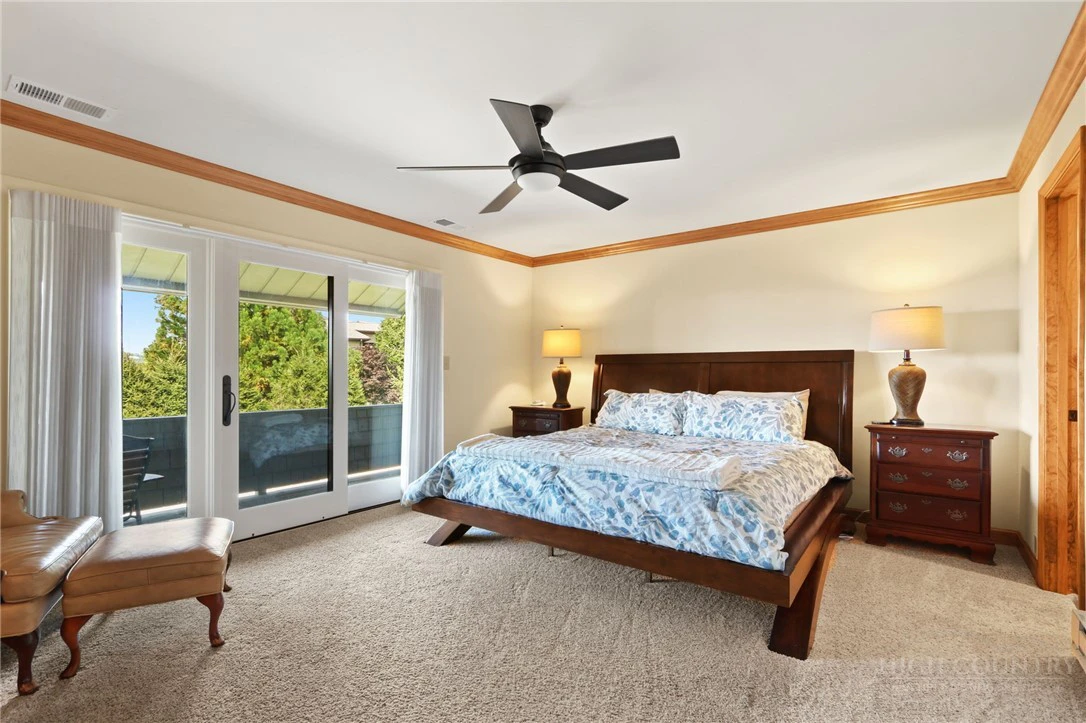 Image number 11 for the current listing