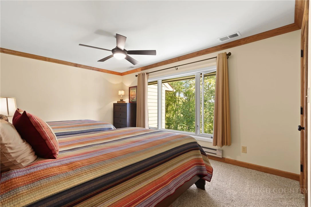 Image number 18 for the current listing