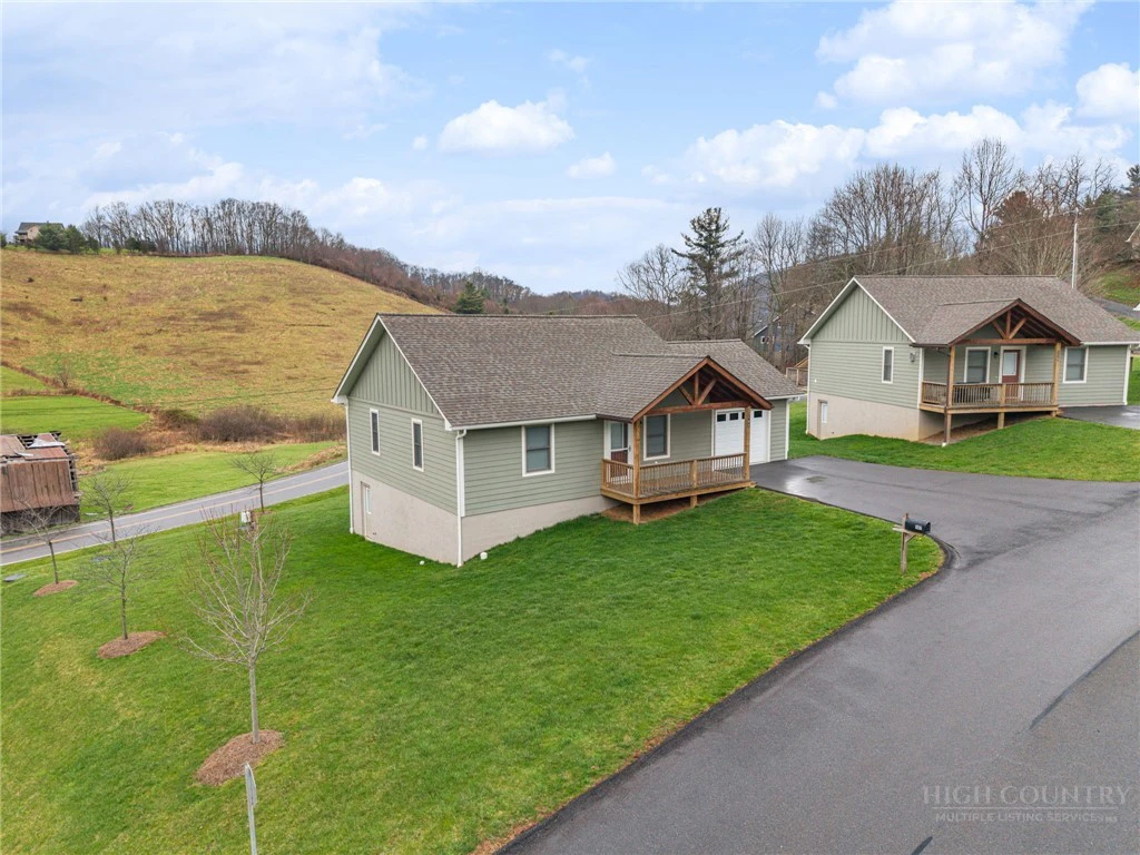 Image number 2 for the current listing