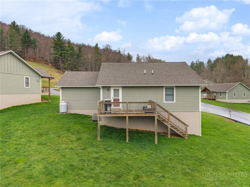 Image number 11 for the current listing