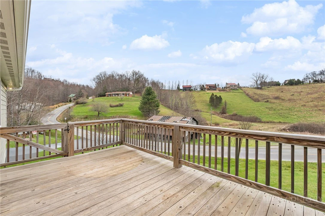Image number 12 for the current listing