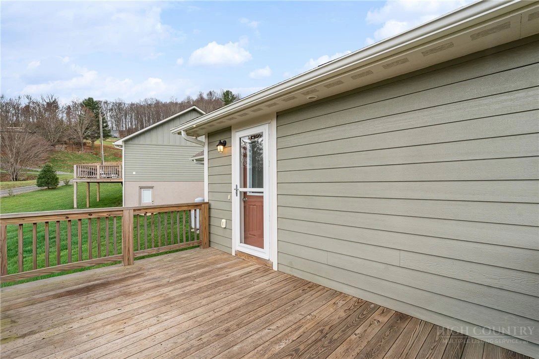 Image number 13 for the current listing