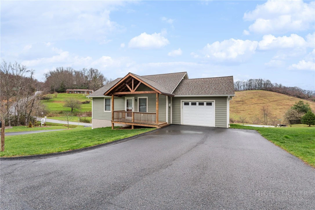 Image number 1 for the current listing