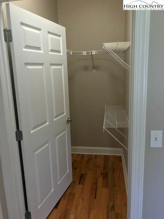Image number 2 for the current listing